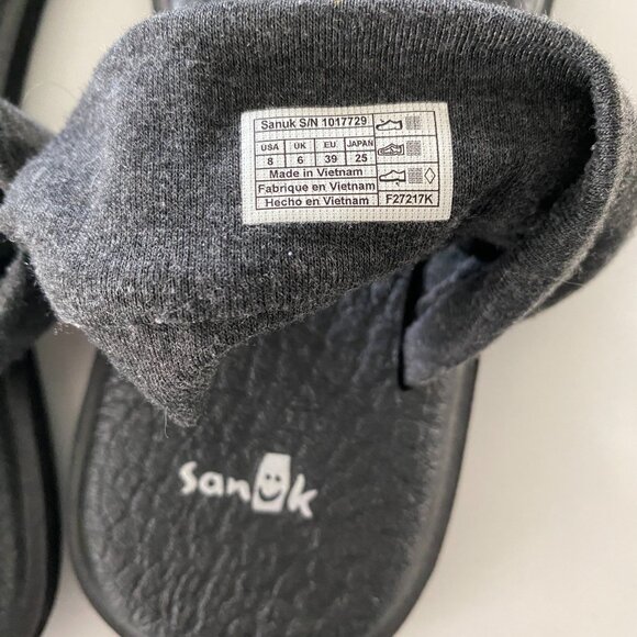 Sanuk sandals size 8 - Picture 3 of 4